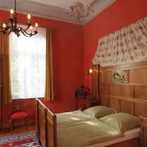 Haniel Julius Apartment