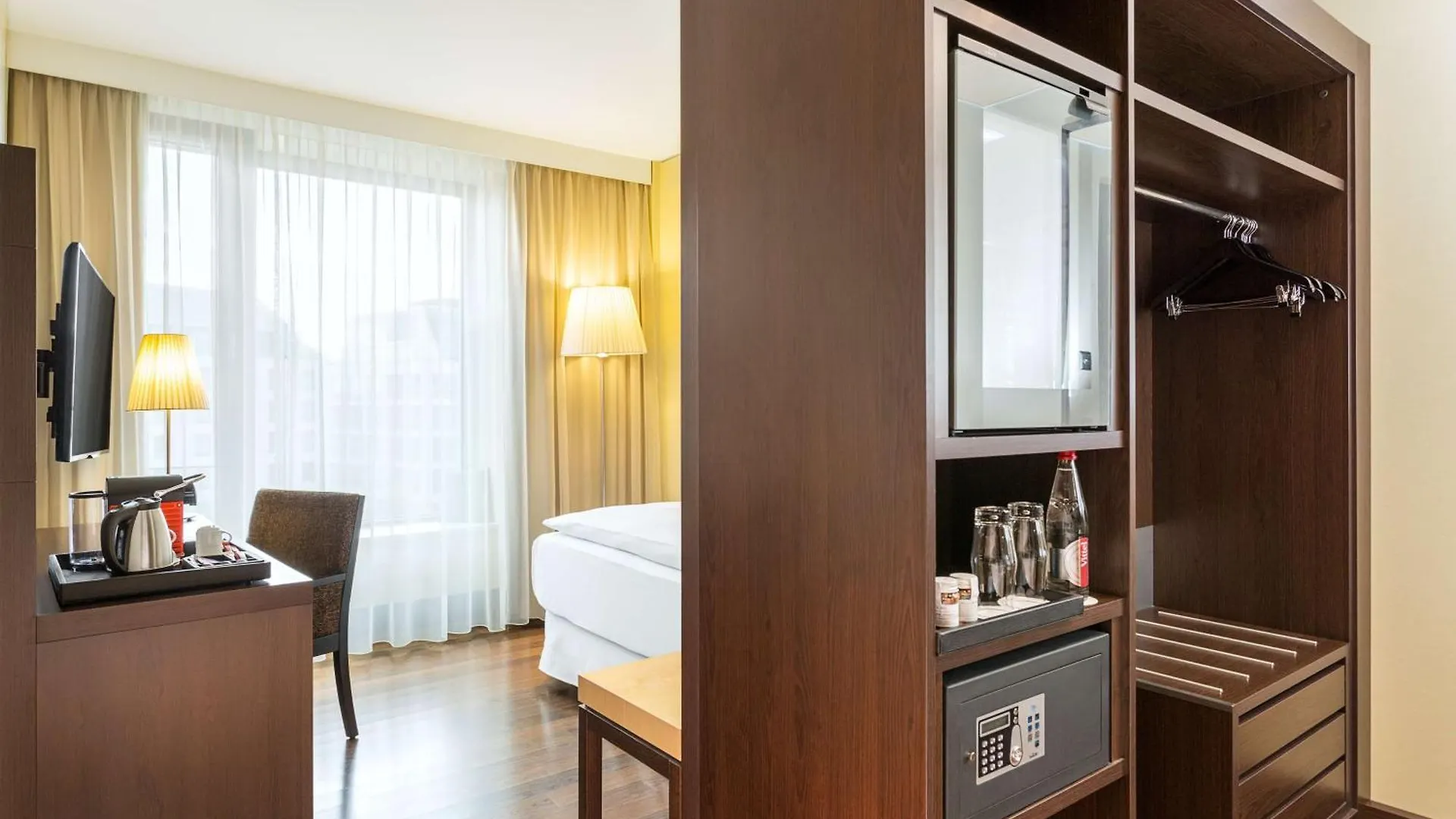 **** Hotel Nh Collection Dresden Altmarkt Germany